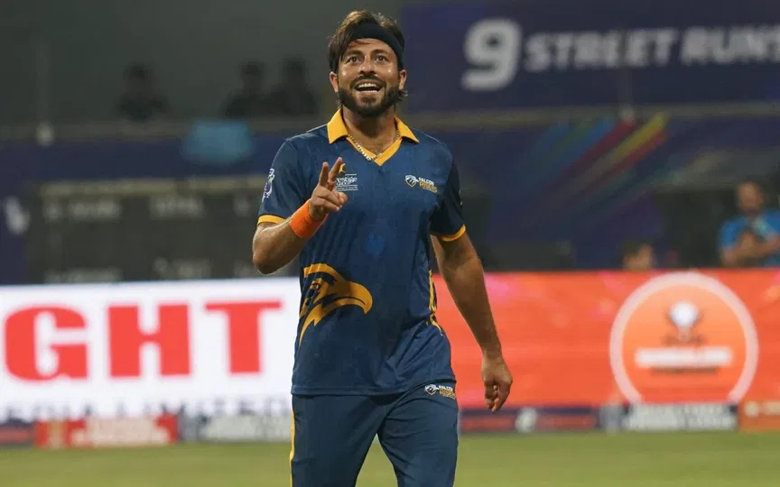 Once behind the counter, now on the pitch — Irfan Umair’s dream unfolds in Ranji Trophy 2025-26

